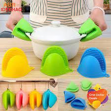 2 pcs Silicon pot holder -, heat resistant gloves , kitchen accessories anti slip baking mitts , silicon hot pot holders , best Kitchen tool - Oshi.pk - Buy & Sell Online