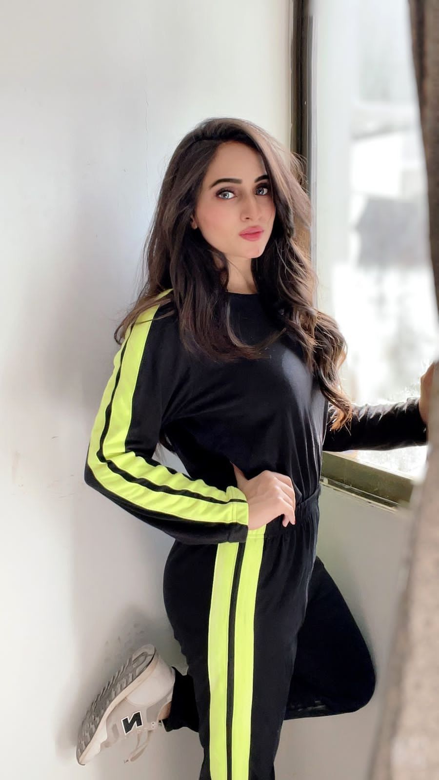 Black Gym Tracksuit with Stripes For Women - Oshi.pk - Buy & Sell Online