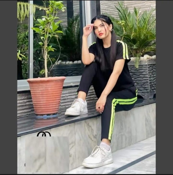 Black Green Strips Gym Suit Or Yoga Suit For Her - Oshi.pk - Buy & Sell Online