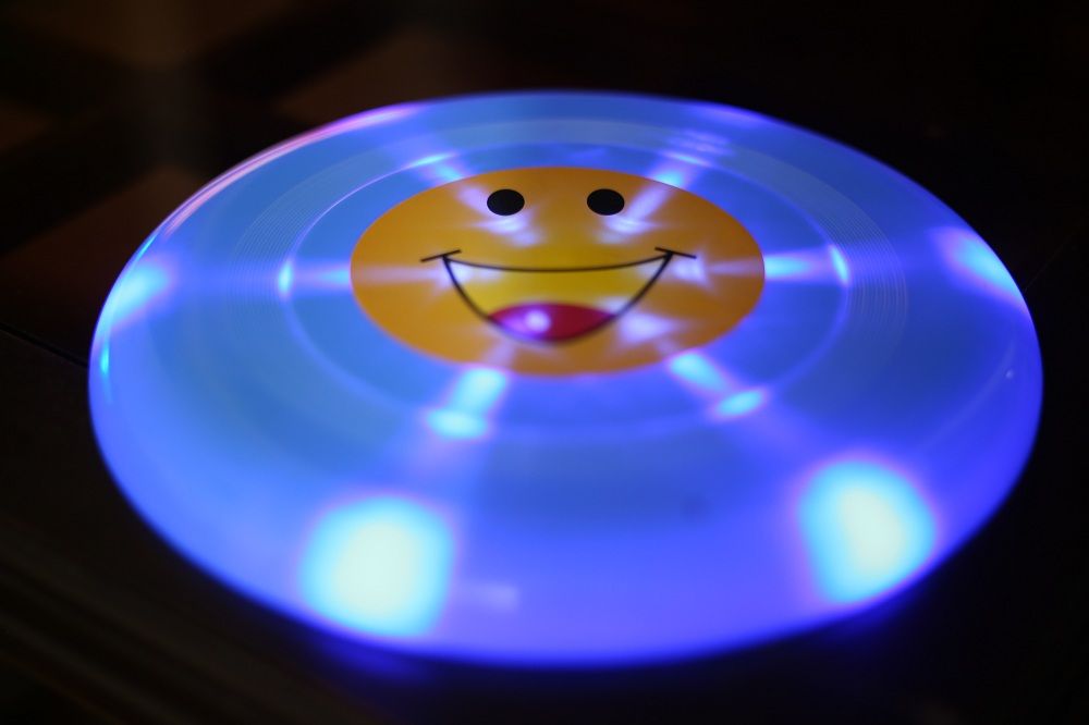 LED Flying Discs - Smiley with Light - Oshi.pk - Buy & Sell Online