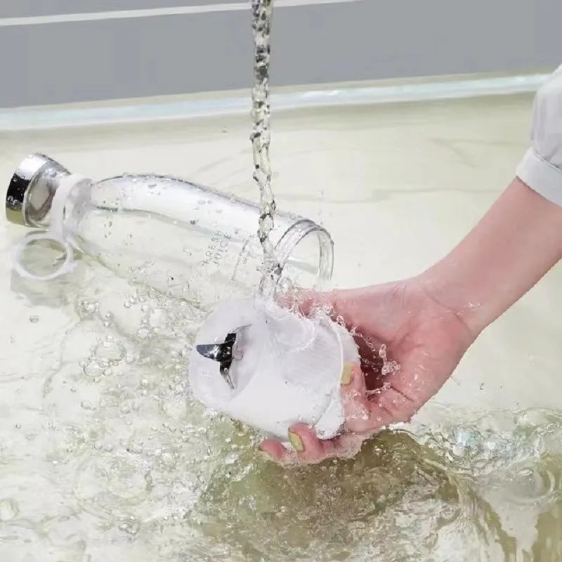 Portable And Electric Blender Bottle Juicer For Shakes And Smoothies, Mini Juicer Bottle For Traveling (Multicolour) USB Chargeable Juicer Blender 4 B - Oshi.pk - Buy & Sell Online