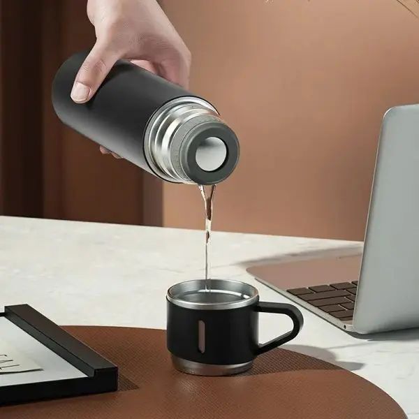 Stainless Steel Vacuum Flask/ Water Bottle For Hot & Cold Beverages - Oshi.pk - Buy & Sell Online