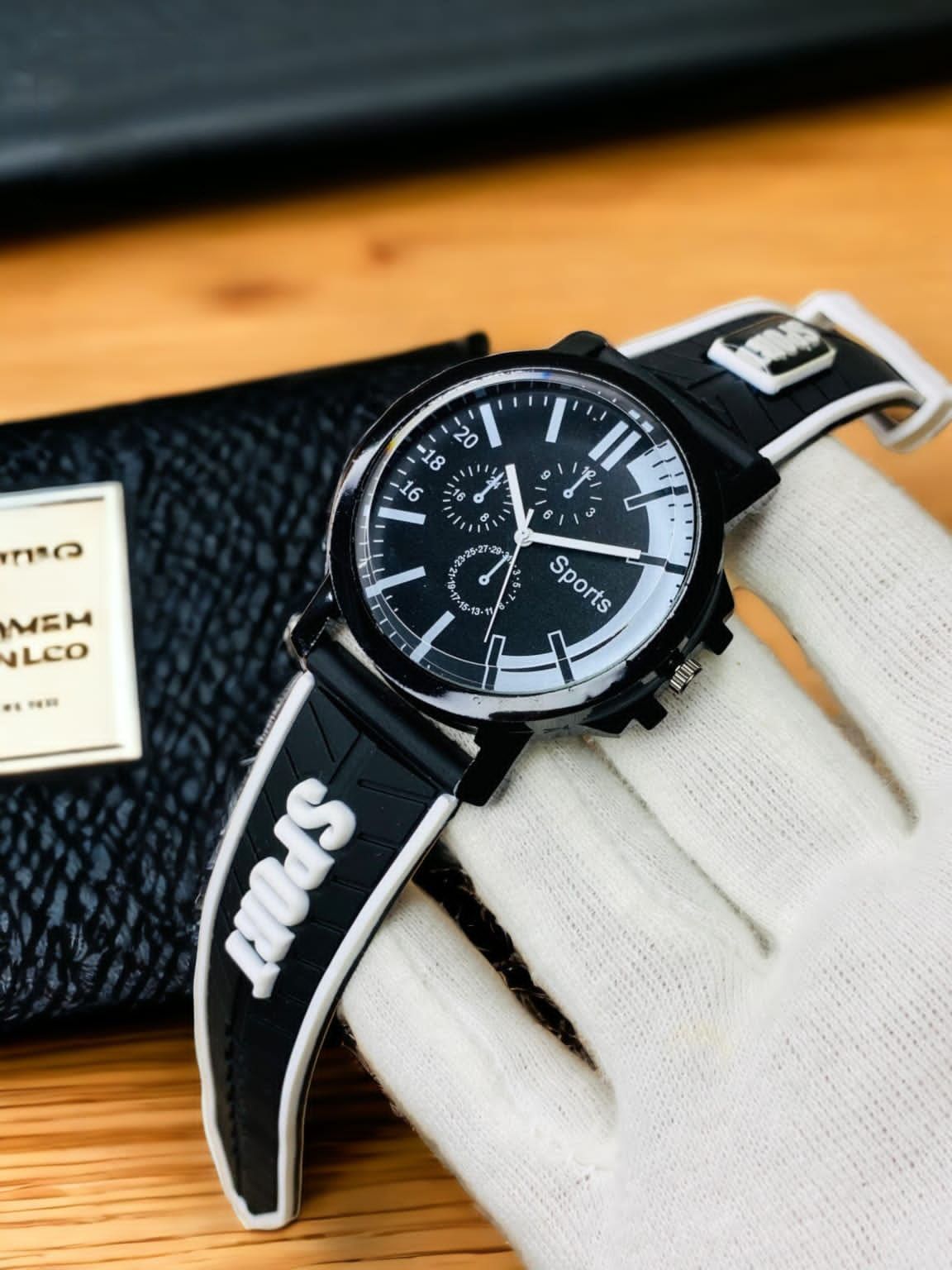 Stylish Sports Analog Rubber Strap Watch For Boys Men's - Oshi.pk - Buy & Sell Online