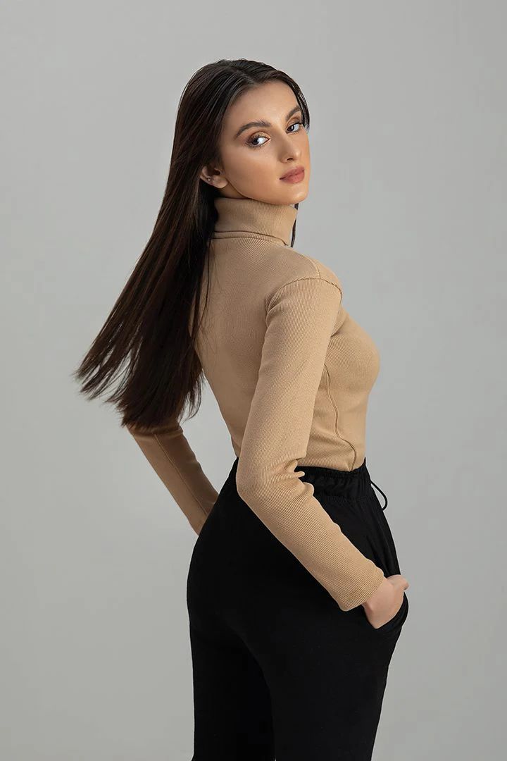 Wintsfield Highneck caramel brown color - Oshi.pk - Buy & Sell Online
