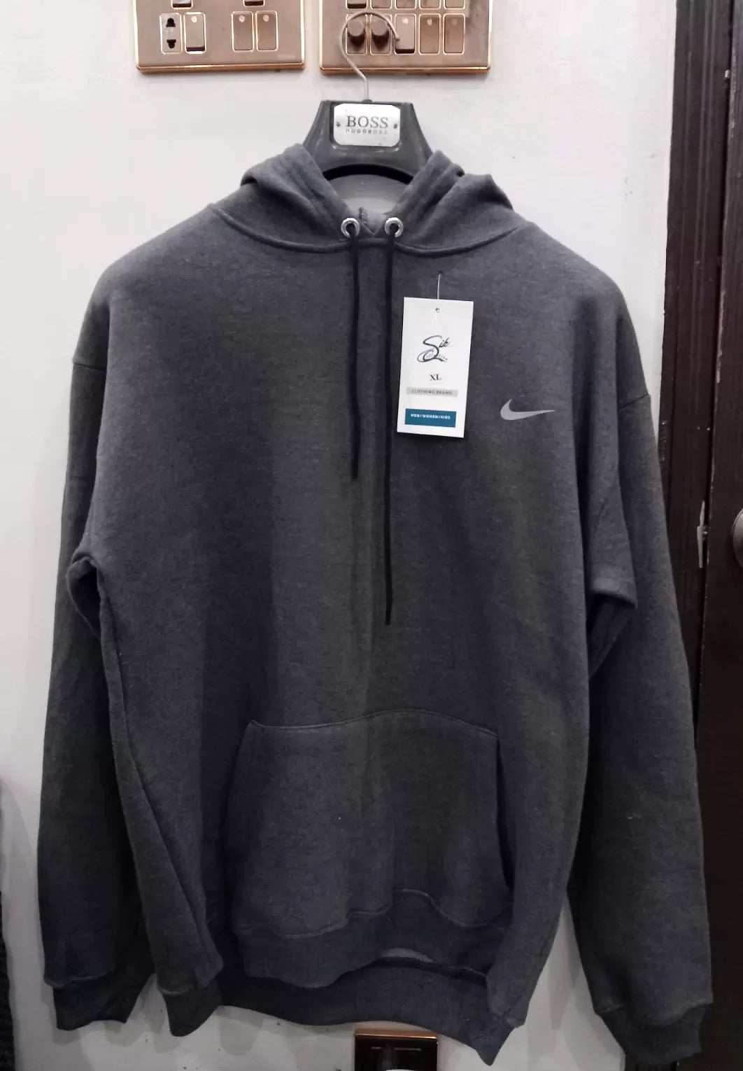 1 x Kangaroo Branded Hoodie Best Quality For Women/Girls - Oshi.pk - Buy & Sell Online