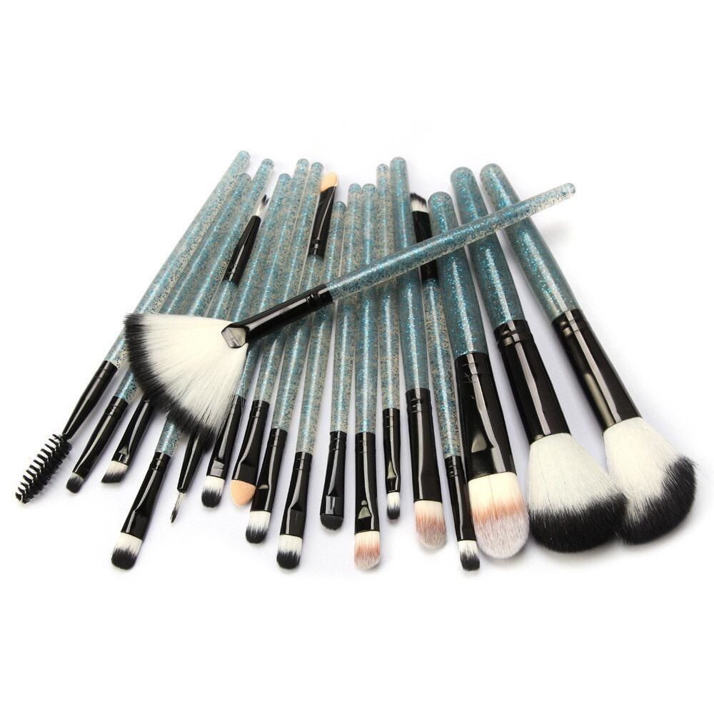 18Pcs/Set Makeup Brushes Set Eye Shadow Foundation Powder Eyeliner Eyelash Lip Make Up Brush Cosmetic Beauty Tool Kit Maquiagem - Oshi.pk - Buy & Sell Online