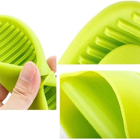 2 pcs Silicon pot holder -, heat resistant gloves , kitchen accessories anti slip baking mitts , silicon hot pot holders , best Kitchen tool - Oshi.pk - Buy & Sell Online