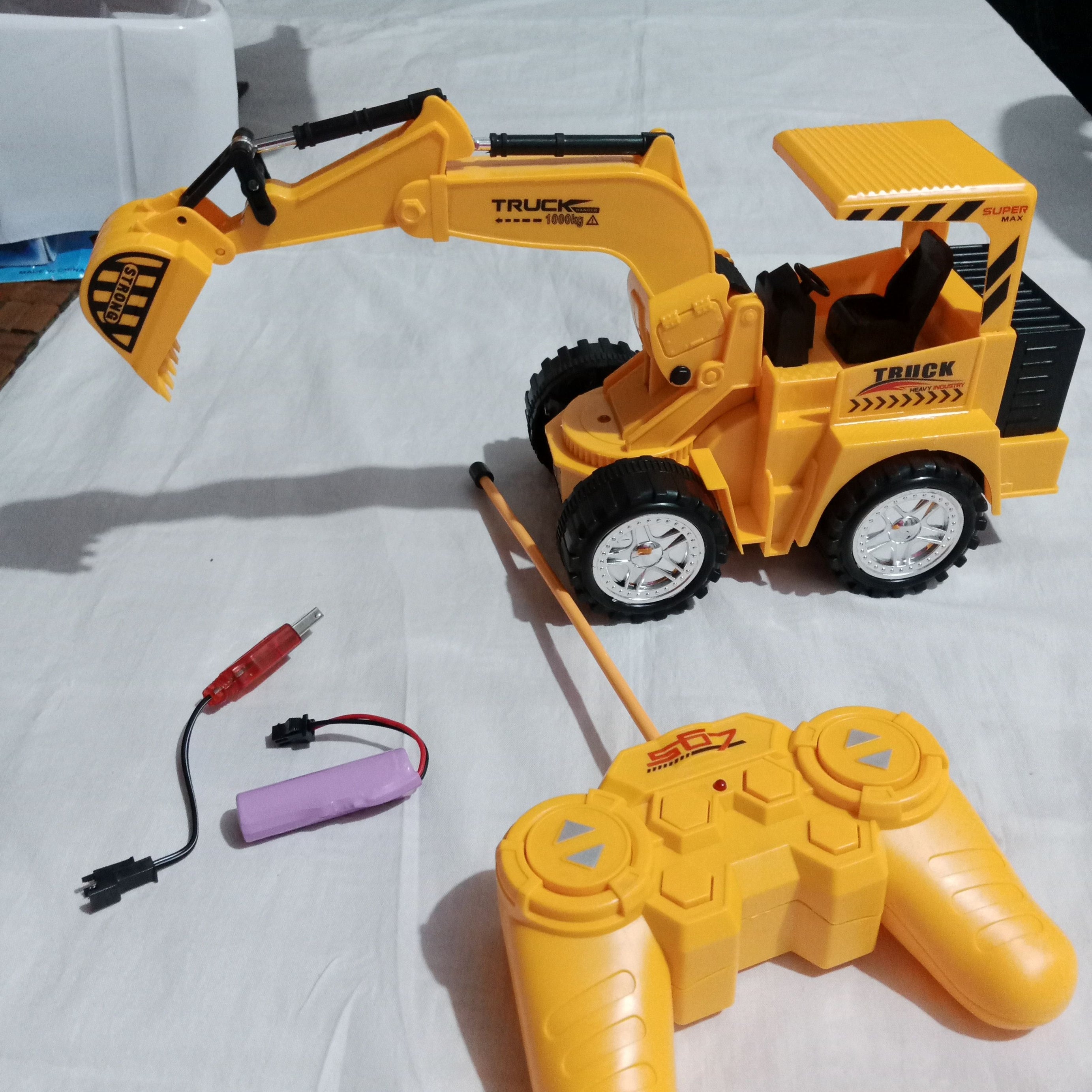 Remote Control Construction Crane - 5-Channel - Rechargeable Battery - Oshi.pk - Buy & Sell Online