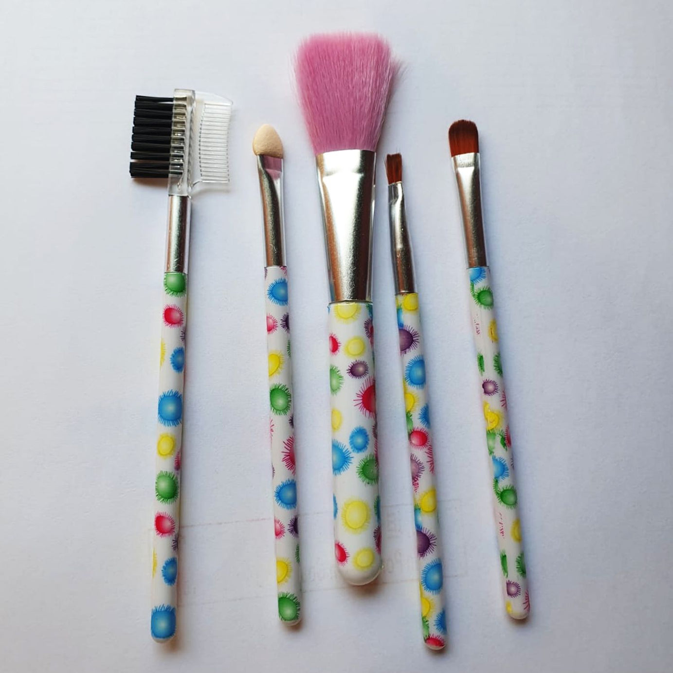 5-Piece Makeup Brush Set: Perfect for a Flawless Look!