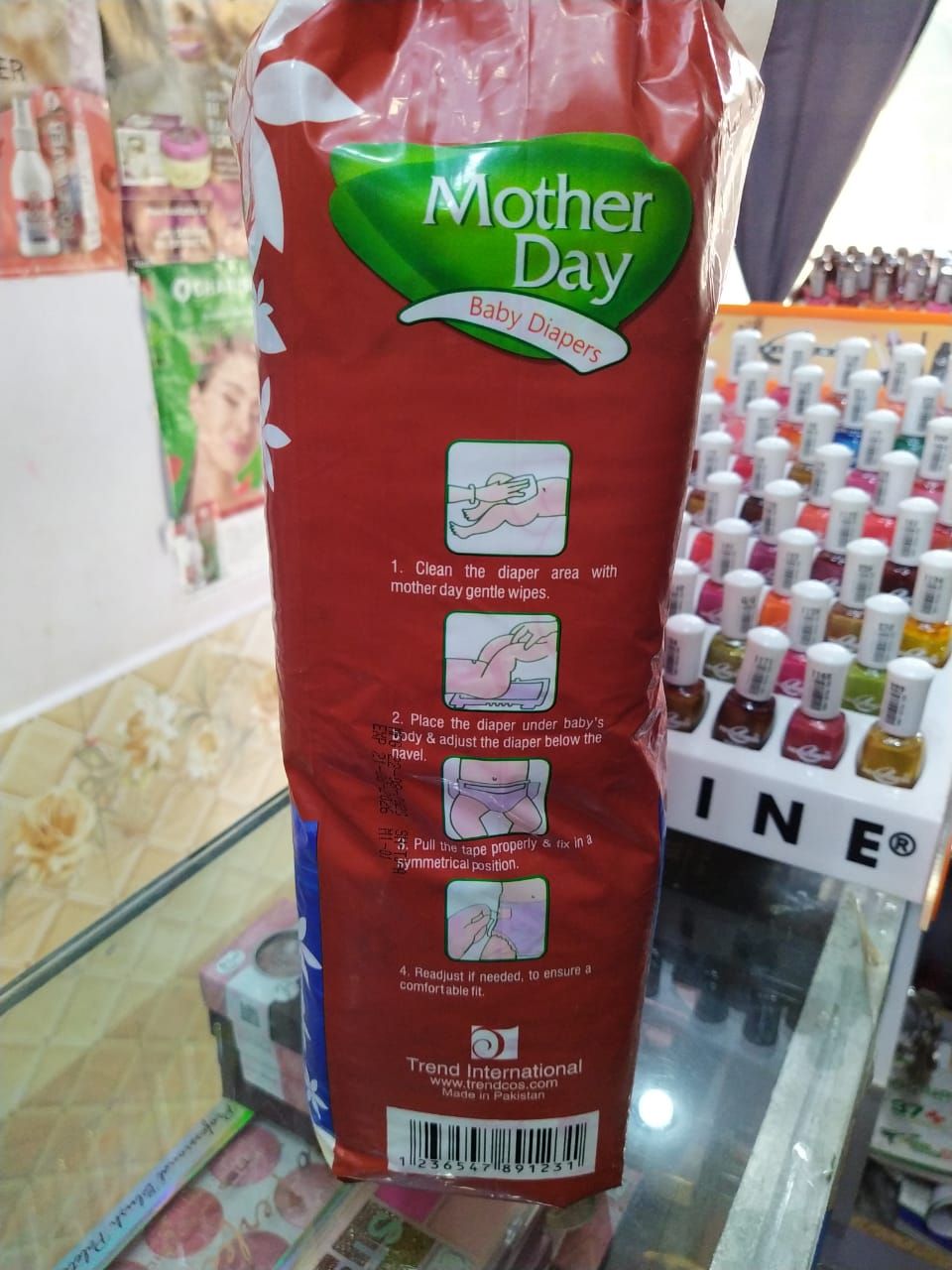 50PCS BABY PAMPER HIGH QUALITY MOTHER DAY DIAPERS SMALL 3-6kg 50 DIAPERS NO 2 - Oshi.pk - Buy & Sell Online