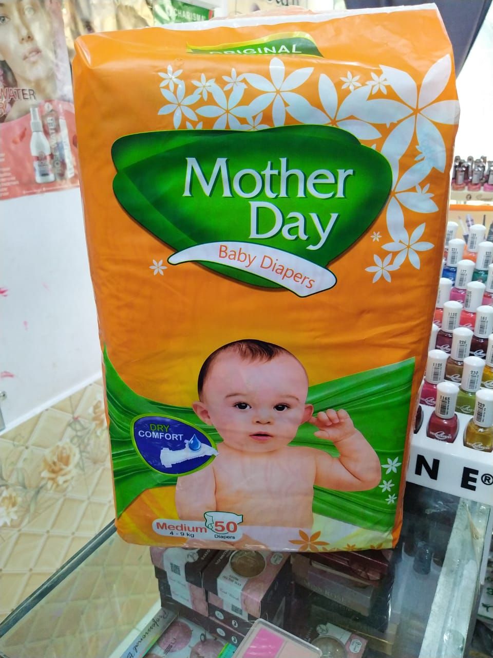 50PCS BABY PAMPER HIGH QUALITY MOTHER DAY DIAPERS MEDIUM 4-9kg 50 DIAPERS No 3 - Oshi.pk - Buy & Sell Online