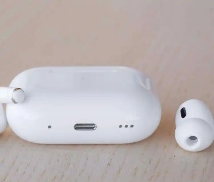 Apple Airpods Pro 2 ANC Buzzer+volume+Dorri Wirless Charging Typ C TITANIUM Quality - Oshi.pk - Buy & Sell Online