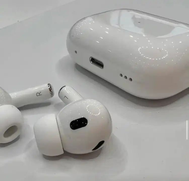Apple Airpods Pro 2 ANC Buzzer+volume+Dorri Wirless Charging Typ C TITANIUM Quality - Oshi.pk - Buy & Sell Online