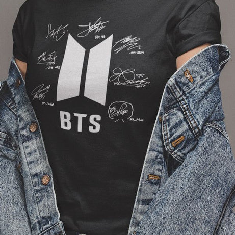 BTS Signature With ALL SEVEN MEMBERS Half Sleeves Cotton Black  T-Shirt