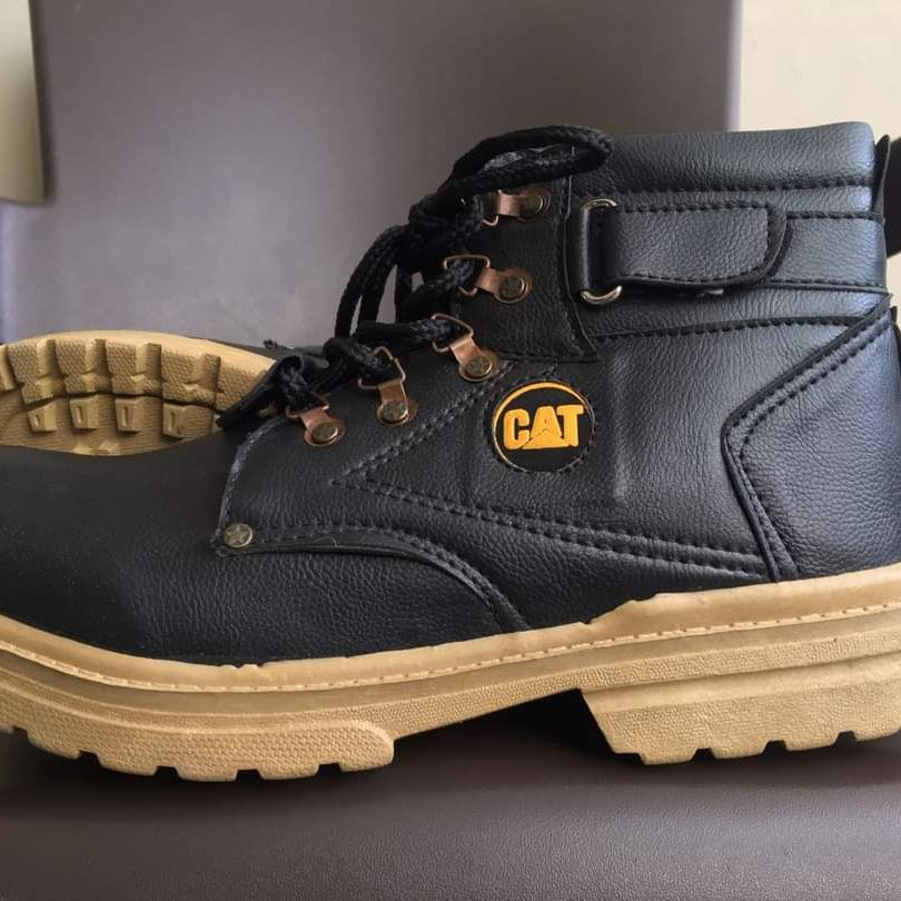 Cat boot for men - Oshi.pk - Buy & Sell Online
