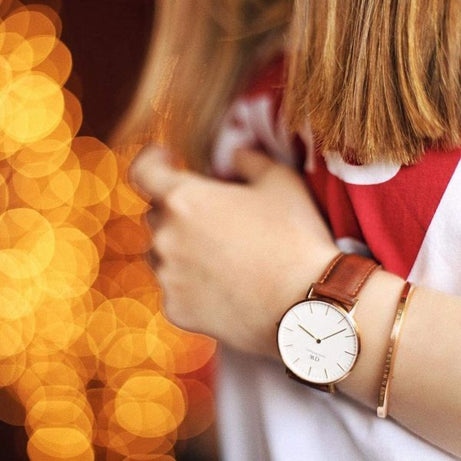 DW Leather Strap Men Wrist Watch Analog Brown Leather Luxury Wrist Watch Stainless Steel Smart Watch Leather Straps - Oshi.pk - Buy & Sell Online