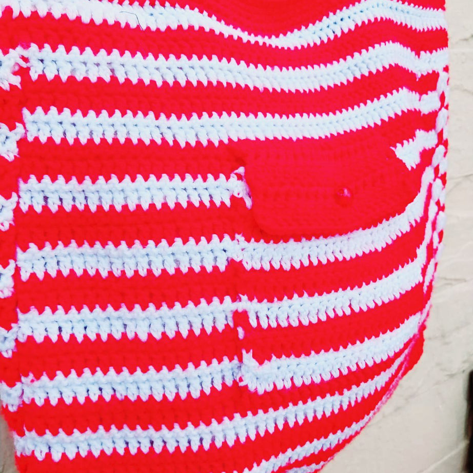 Fashionable Handcrafted Crochet Bags: Bold White and Red Color Scheme : Stylish Handcrafted Crochet Bags - Oshi.pk - Buy & Sell Online