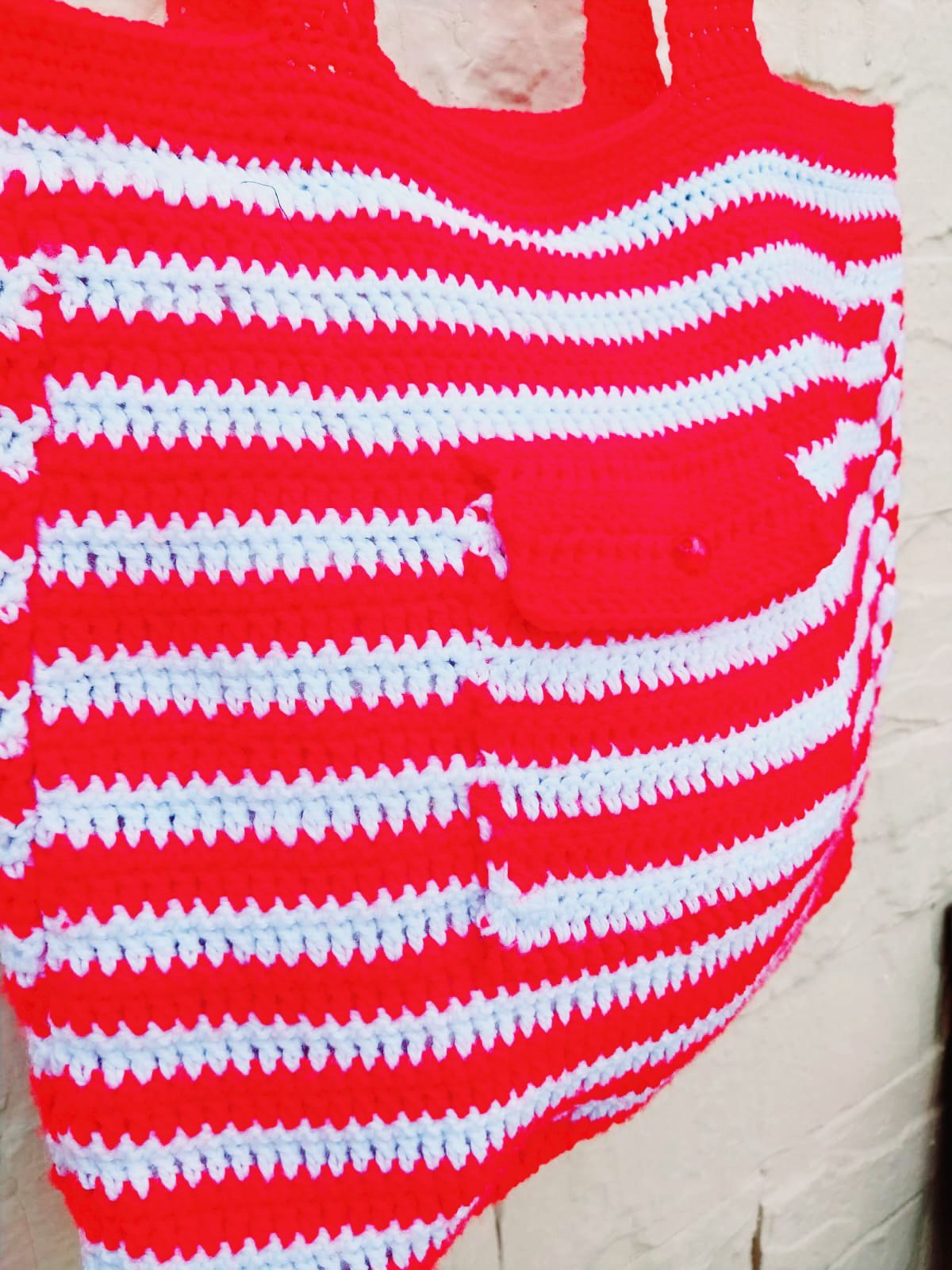 Fashionable Handcrafted Crochet Bags: Bold White and Red Color Scheme : Stylish Handcrafted Crochet Bags - Oshi.pk - Buy & Sell Online