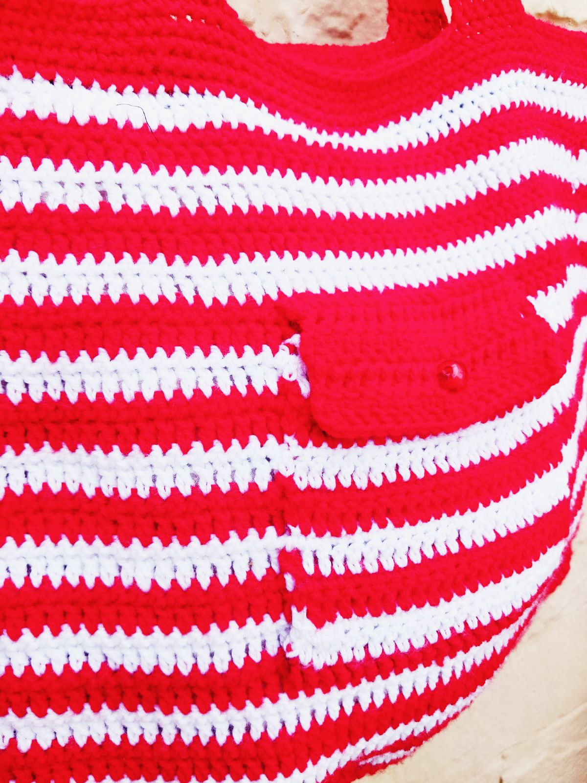 Fashionable Handcrafted Crochet Bags: Bold White and Red Color Scheme : Stylish Handcrafted Crochet Bags - Oshi.pk - Buy & Sell Online