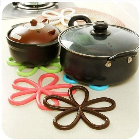 Flower Design Shaped Multi Use Trivet Mat Flexible Durable Non Slip - Oshi.pk - Buy & Sell Online