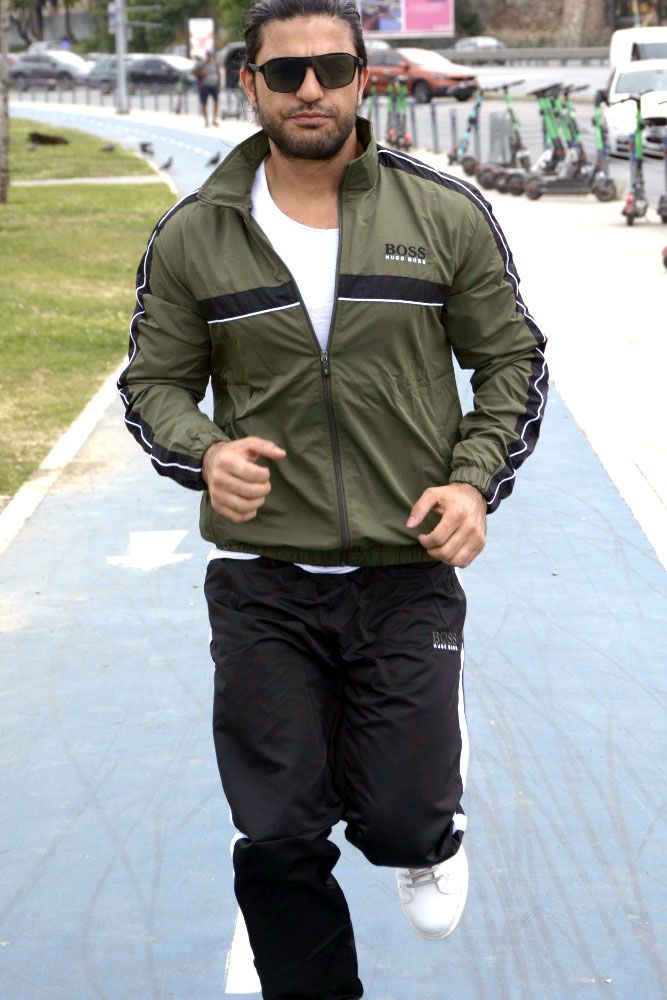 Turkey Outlet Tracksuit For Men - Oshi.pk - Buy & Sell Online