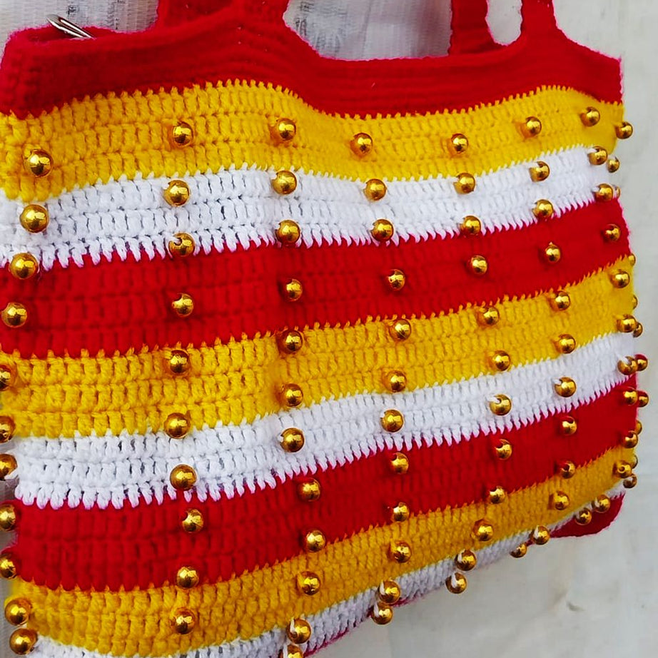 Handcrafted Crochet Bags Showcasing Artful Line Patterns : Fashionable Handmade Crochet Bags for Women - Oshi.pk - Buy & Sell Online
