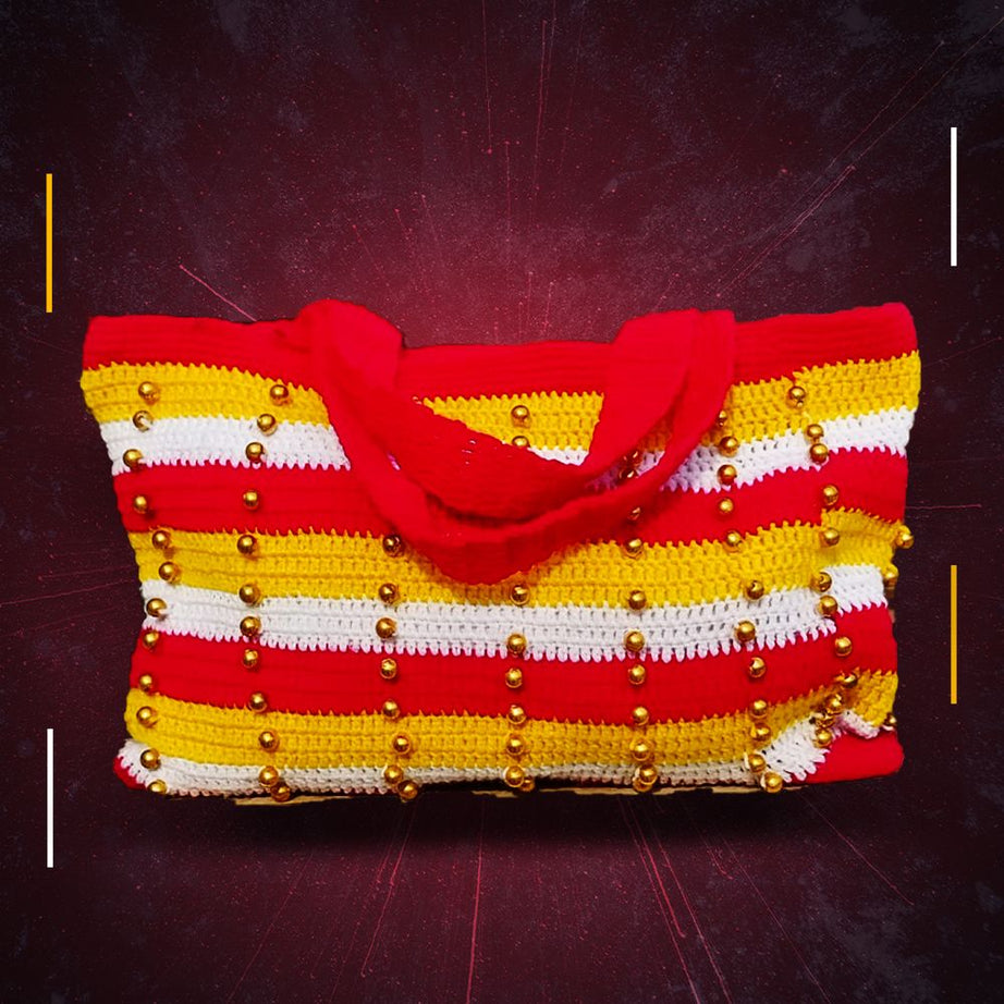 Handcrafted Crochet Bags Showcasing Artful Line Patterns : Fashionable Handmade Crochet Bags for Women - Oshi.pk - Buy & Sell Online