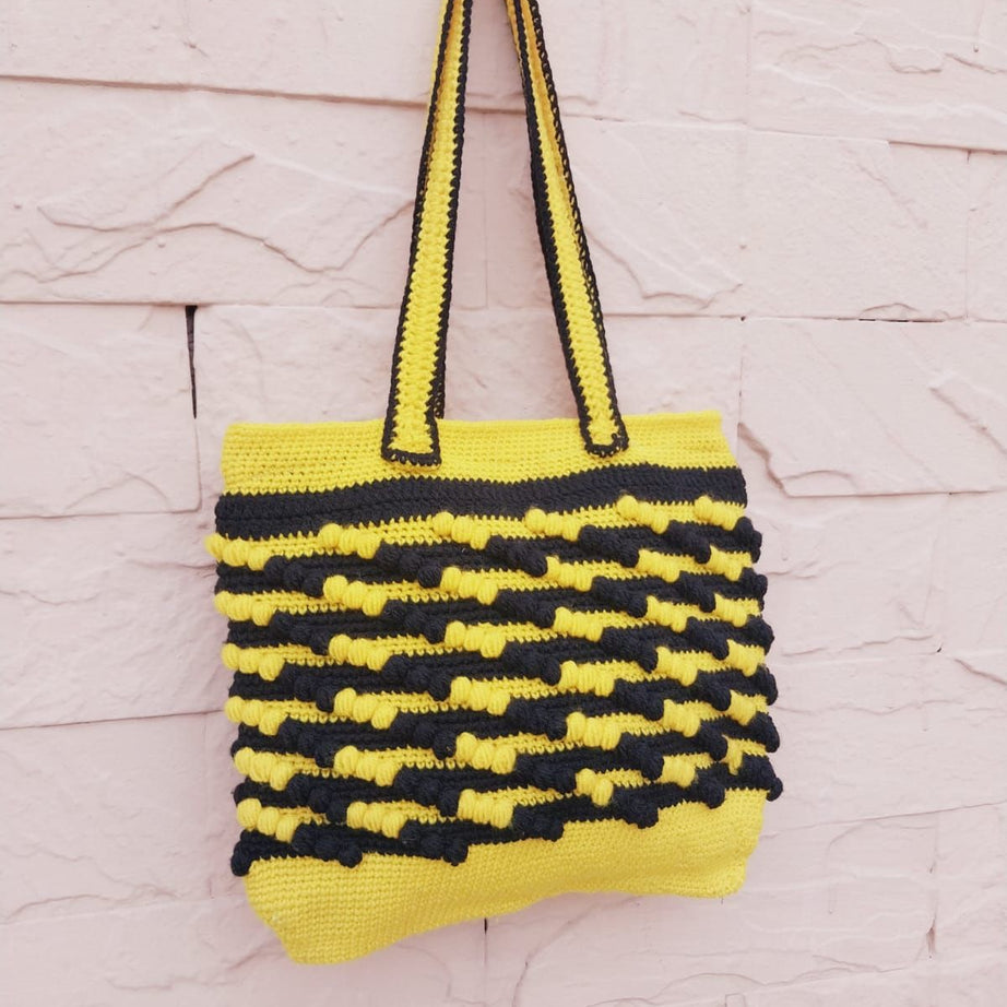 Handmade Crochet Bags for Women with Artful Line Patterns : Crochet Bags with Eye-Catching Line - Oshi.pk - Buy & Sell Online