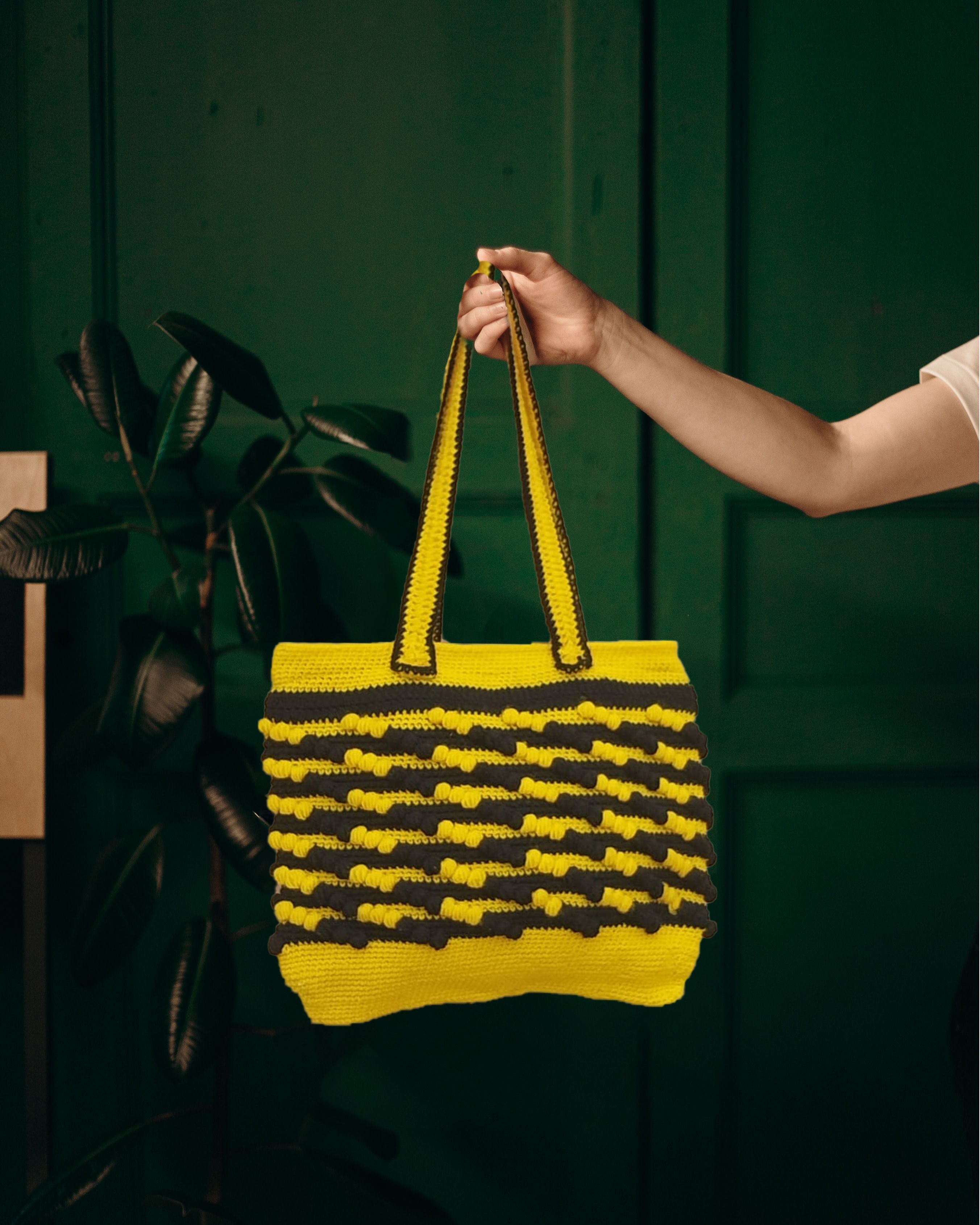 Handmade Crochet Bags for Women with Artful Line Patterns : Crochet Bags with Eye-Catching Line - Oshi.pk - Buy & Sell Online