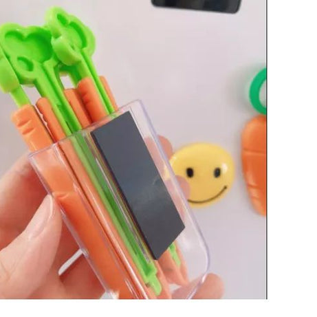 Kitchen Tools 5 Pcs Plastic Bag Snack Bag Saling Clips Chip Clips Bag Clips Food Clips For Bags Refrigerator Food Storage Clamps Carrot Shape Clips - Oshi.pk - Buy & Sell Online