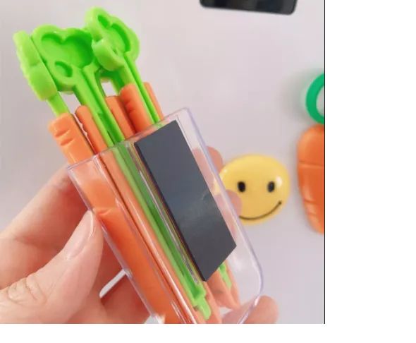 Kitchen Tools 5 Pcs Plastic Bag Snack Bag Saling Clips Chip Clips Bag Clips Food Clips For Bags Refrigerator Food Storage Clamps Carrot Shape Clips - Oshi.pk - Buy & Sell Online