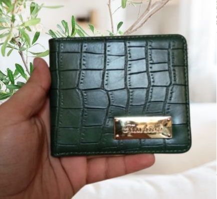 Korean Youth's Trendy Essentials Short Wallets with Horizontal Card Compartments - Oshi.pk - Buy & Sell Online