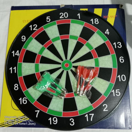 Magnetic Dart Game - 6 darts with 17 inches board