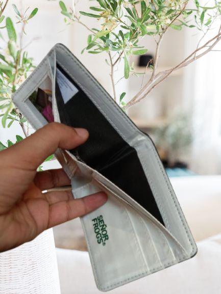 Korean Youth's Trendy Essentials Short Wallets with Horizontal Card Compartments - Oshi.pk - Buy & Sell Online