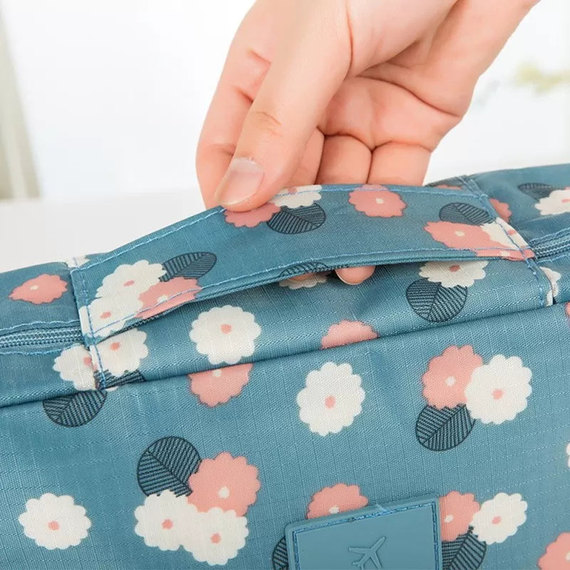 Outdoor Women Cosmetic Makeup Bag - Oshi.pk - Buy & Sell Online