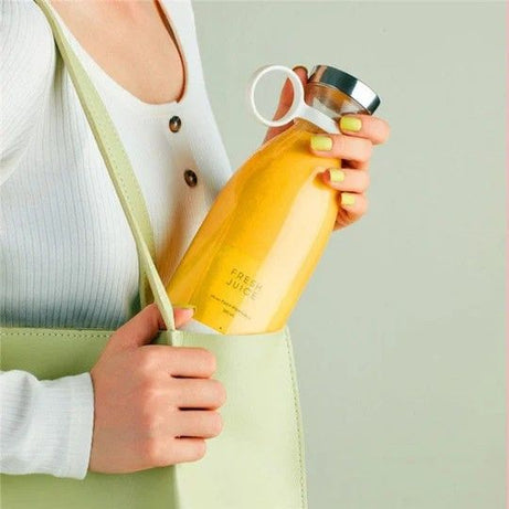 Portable And Electric Blender Bottle Juicer For Shakes And Smoothies, Mini Juicer Bottle For Traveling (Multicolour) - Oshi.pk - Buy & Sell Online