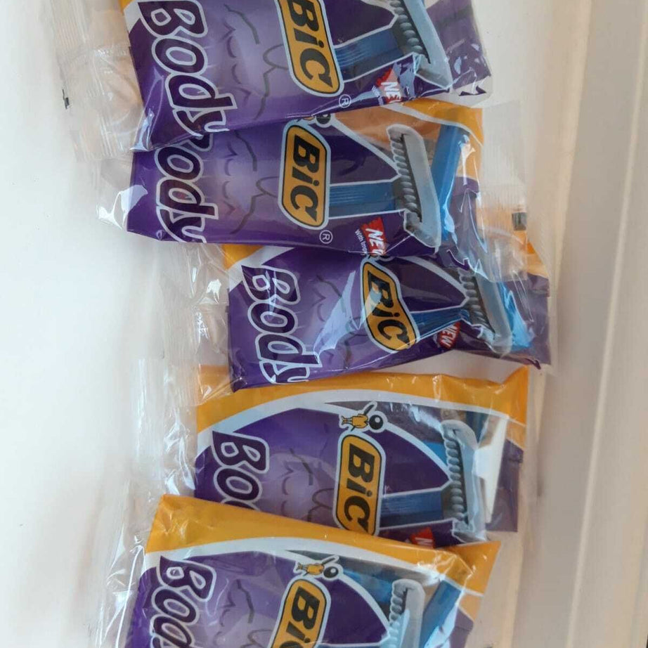 Quantity 6 x BIC Body Razor Disposable Razors Soft Smooth Shave work on dry skin - Oshi.pk - Buy & Sell Online