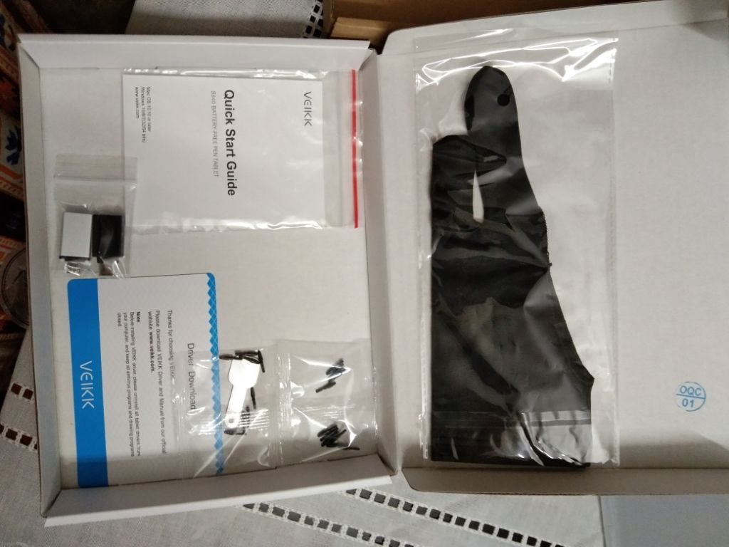 S640 Graphic Tablet Drawing Tablet 6x4 inch Graphics Drawing Tablet Pen Tablet 8192 Levels - Oshi.pk - Buy & Sell Online