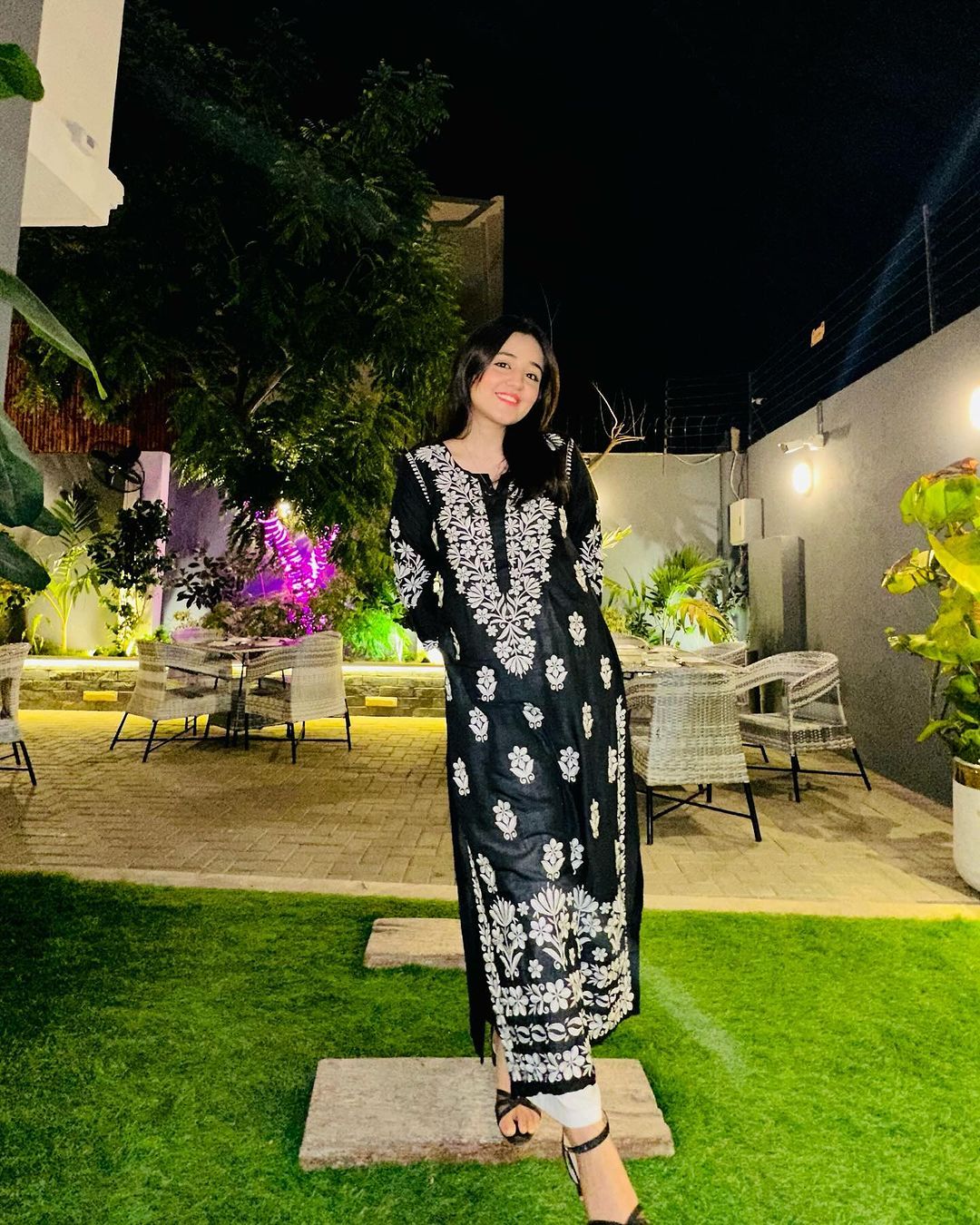 Traditional Indian ChikanKaari long kurti - Oshi.pk - Buy & Sell Online