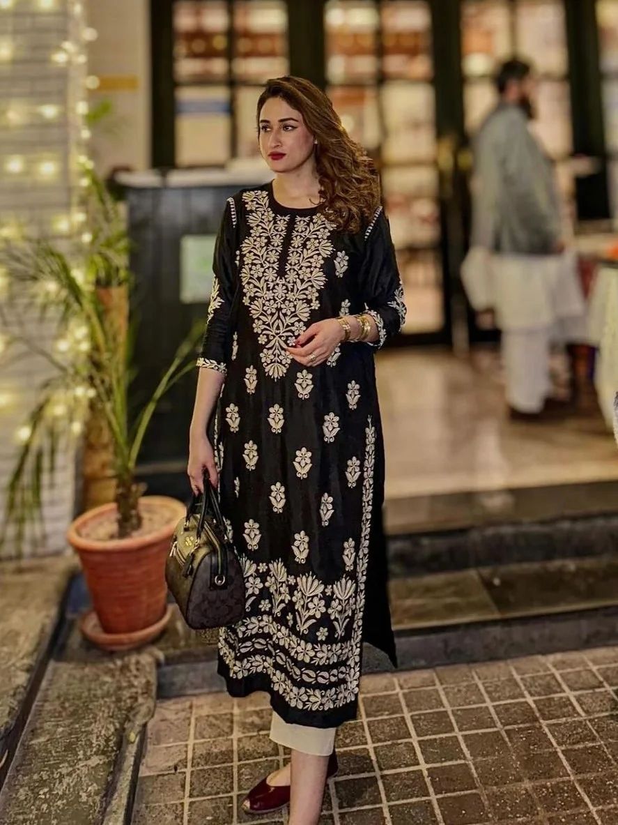 Traditional Indian ChikanKaari long kurti - Oshi.pk - Buy & Sell Online