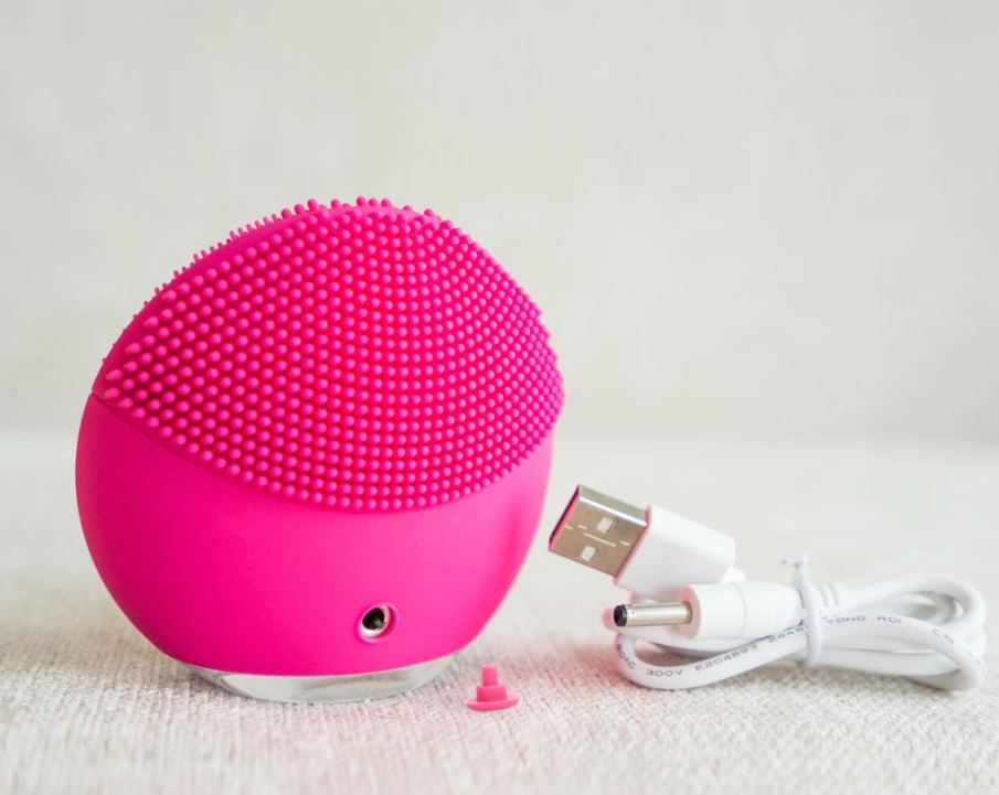 Ultrasonic Skin Deep Cleaning Face Brush Skin Care Beauty Tool Face Cleaner Sonic Vibrate Facial Cleaner Face Massager Wash Face Cleansing Brush - Oshi.pk - Buy & Sell Online