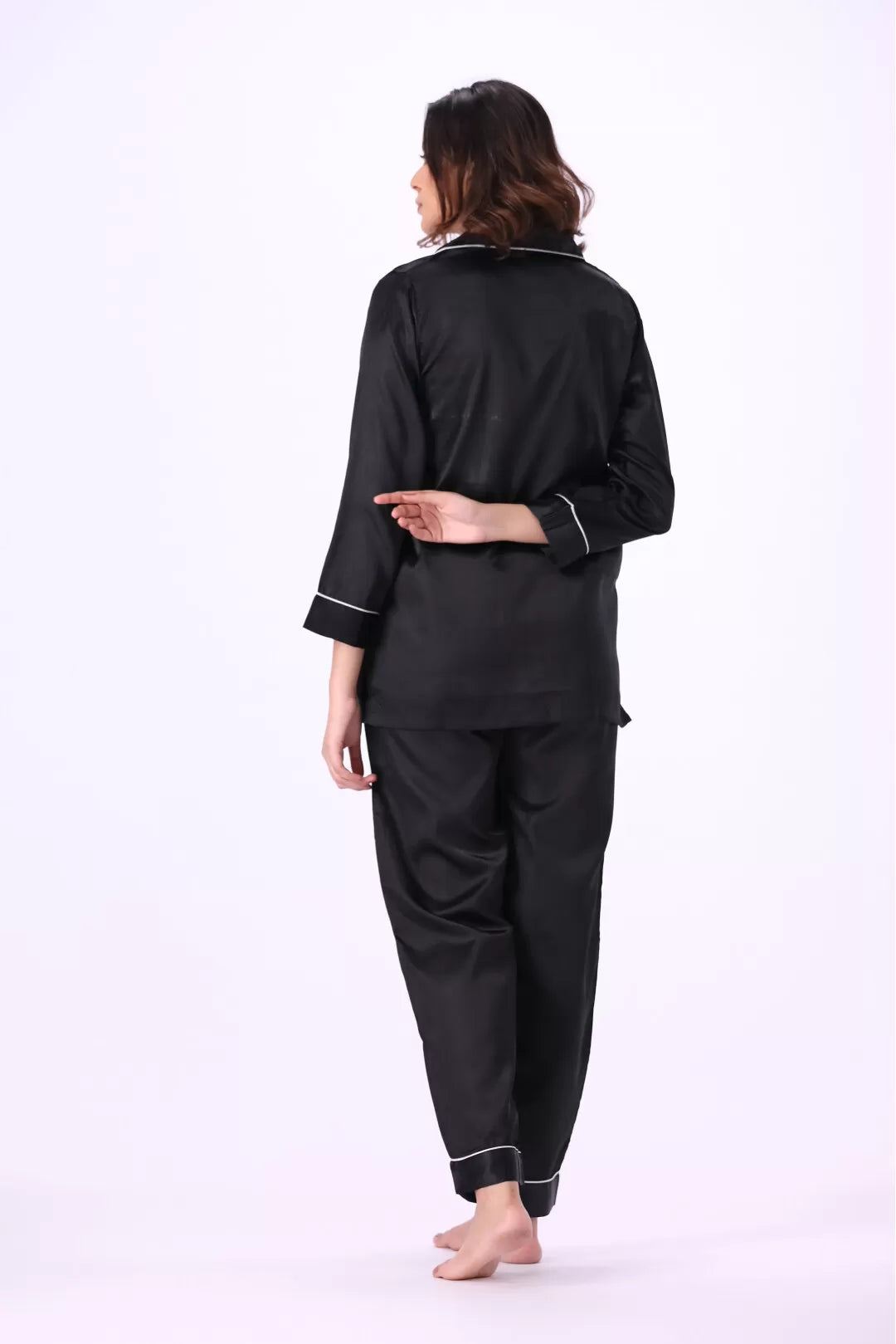 Valerie nightwear Gorgeous satin pajama set. Offering a well-fitting, luxury sleepwear. - Oshi.pk - Buy & Sell Online