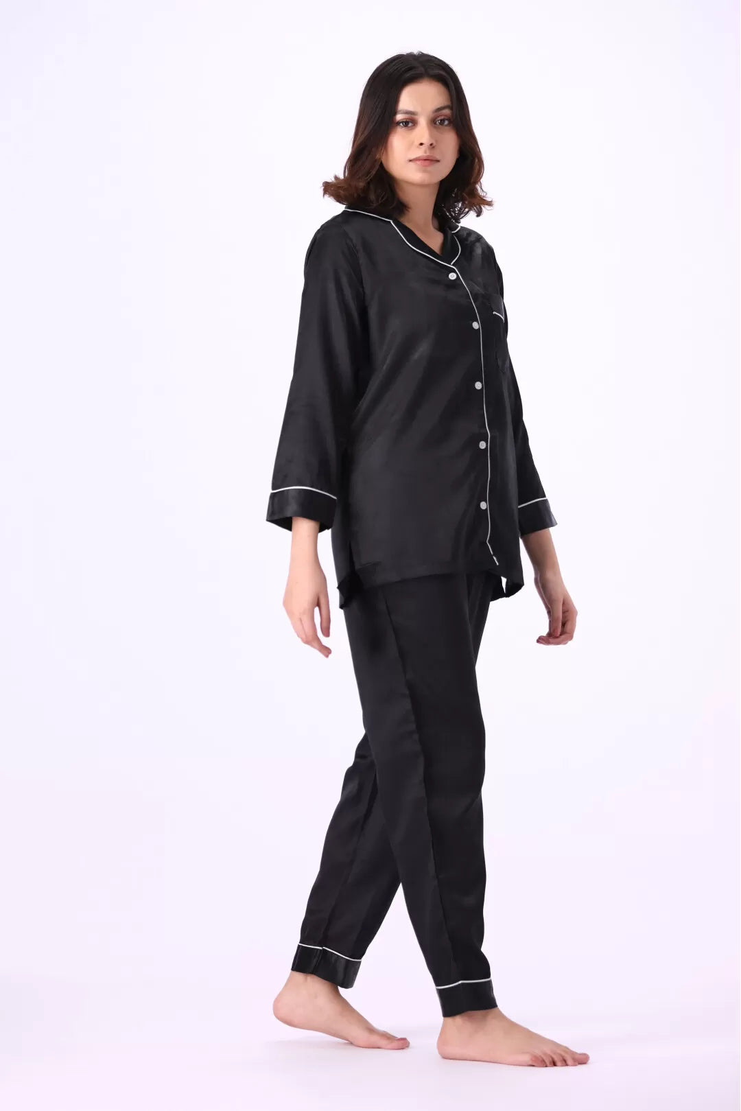 Valerie nightwear Gorgeous satin pajama set. Offering a well-fitting, luxury sleepwear. - Oshi.pk - Buy & Sell Online