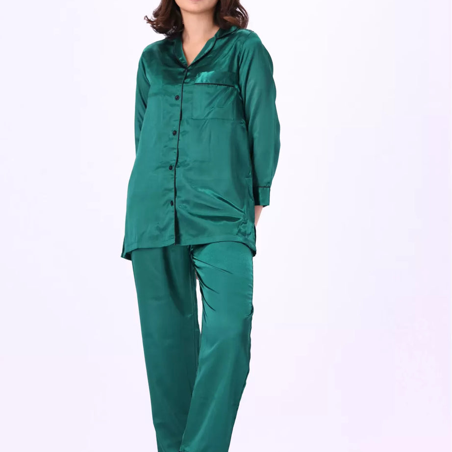 Valerie nightwear Gorgeous satin pajama set. Offering a well-fitting, luxury sleepwear. - Oshi.pk - Buy & Sell Online