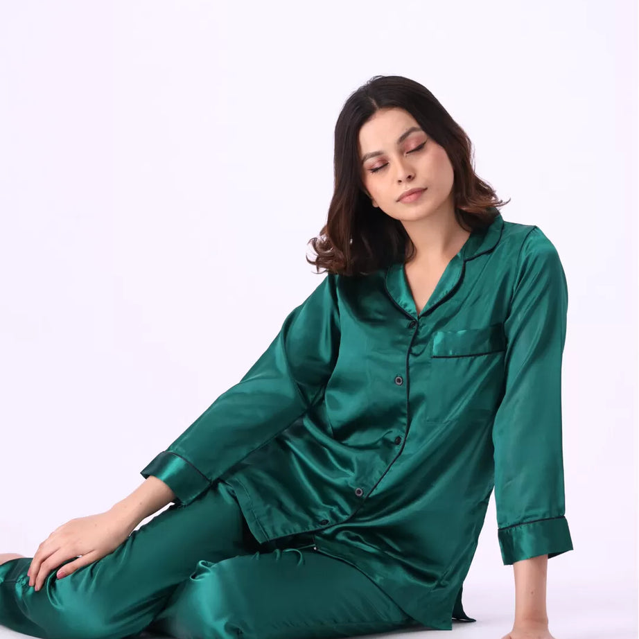 Valerie nightwear Gorgeous satin pajama set. Offering a well-fitting, luxury sleepwear. - Oshi.pk - Buy & Sell Online