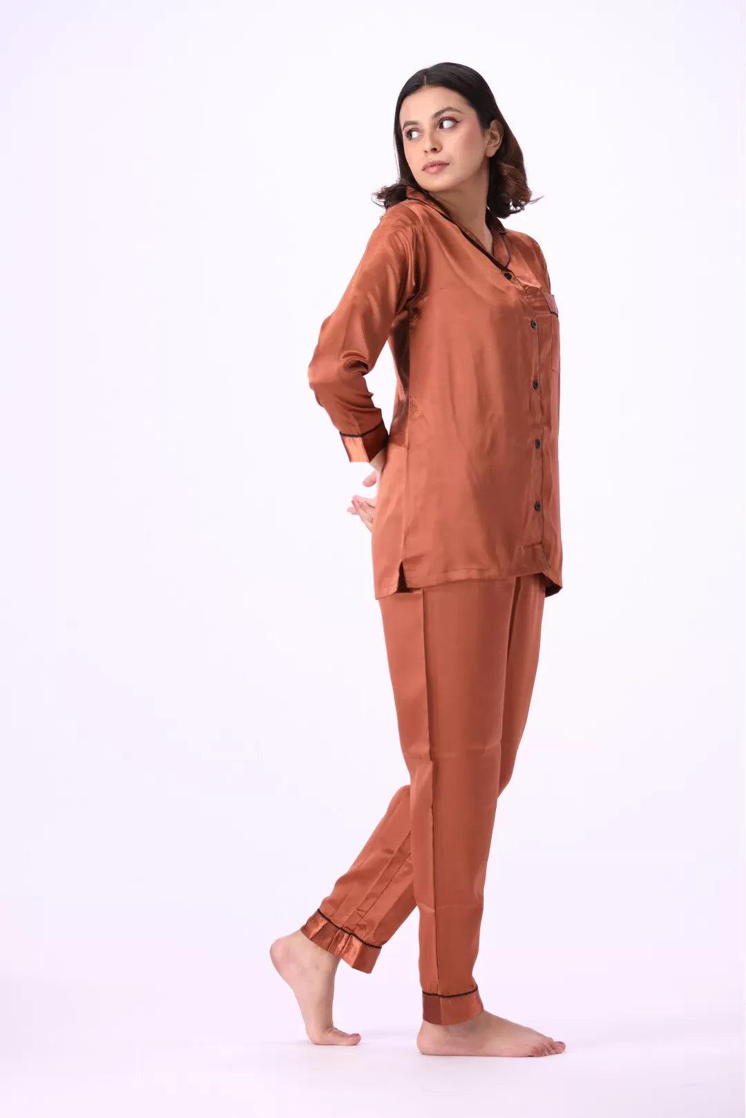 Valerie nightwear Gorgeous satin pajama set. Offering a well-fitting, luxury sleepwear. - Oshi.pk - Buy & Sell Online
