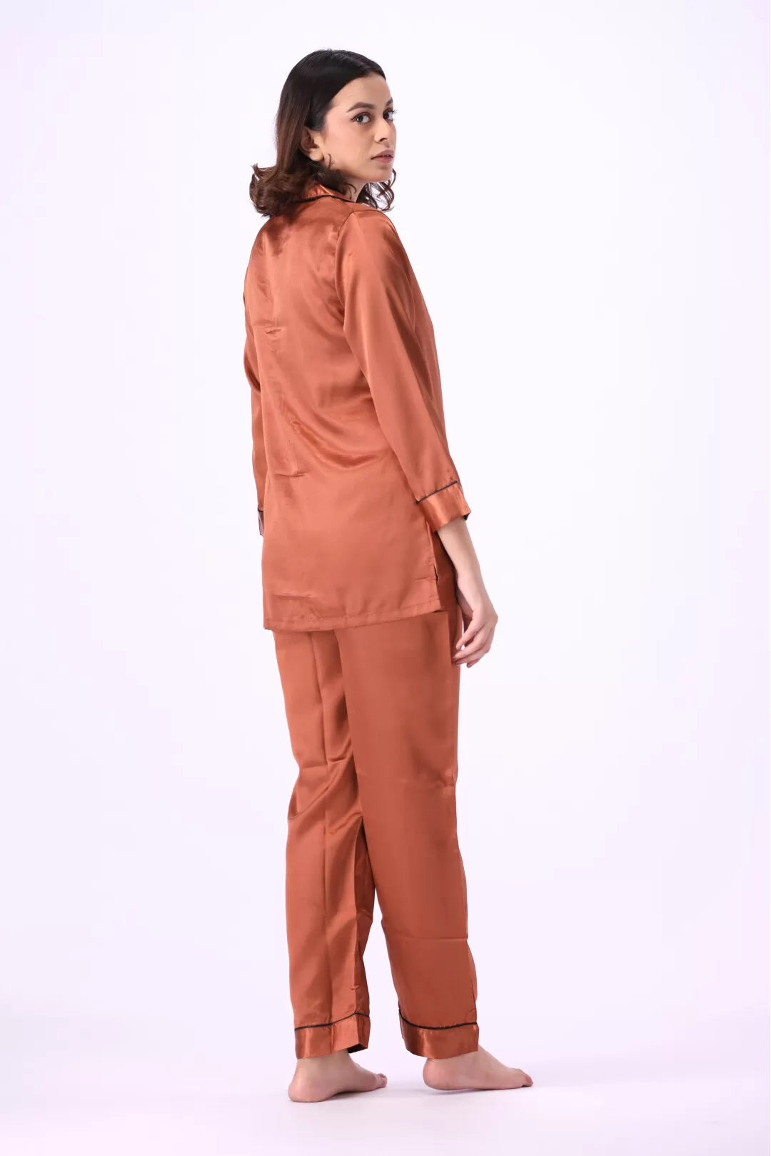 Valerie nightwear Gorgeous satin pajama set. Offering a well-fitting, luxury sleepwear. - Oshi.pk - Buy & Sell Online