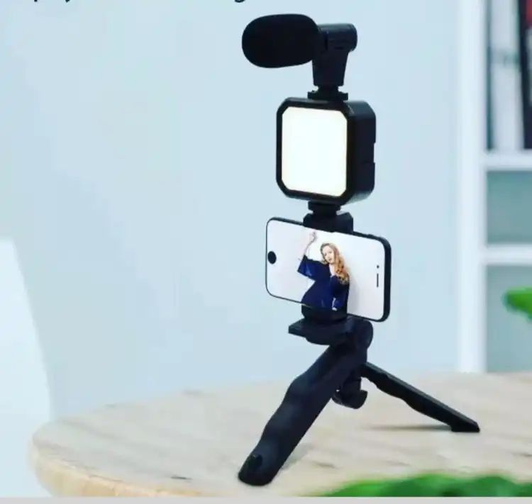 Vlogging Kit, Video Making kit, with tripod stand, Microphone, Led Light, Mobile Holder ALL IN ONE - Oshi.pk - Buy & Sell Online