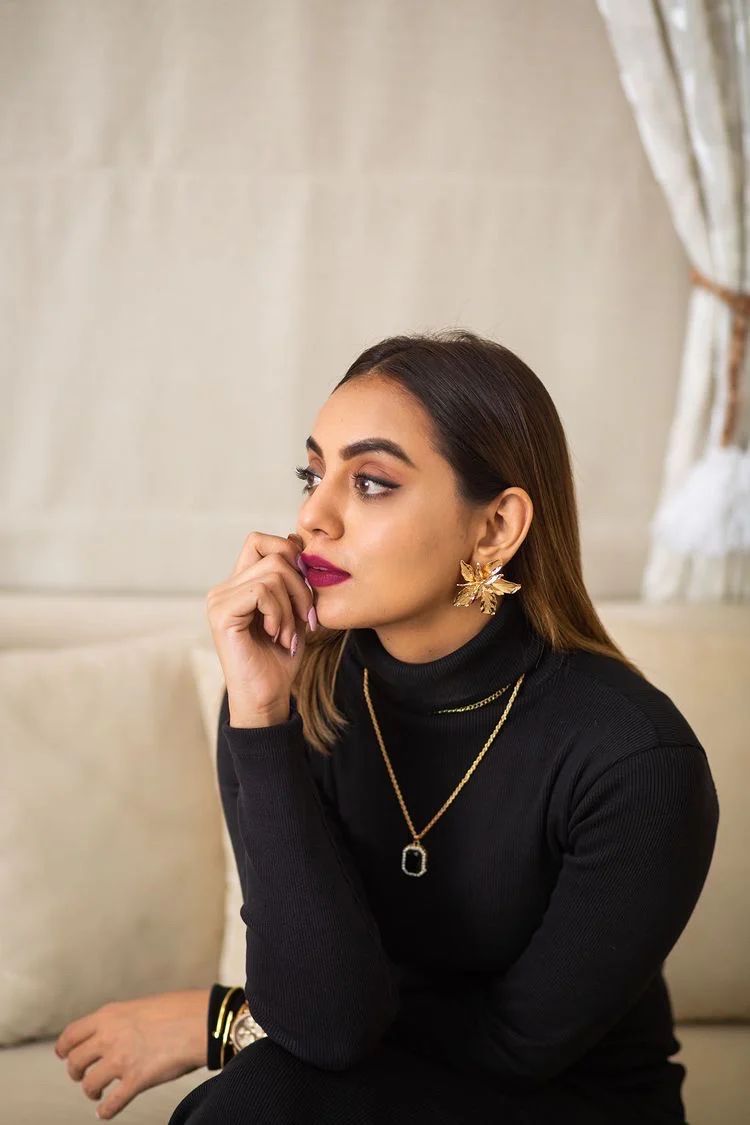 Wintsfield Highneck Bodycon Dress (Black) - Oshi.pk - Buy & Sell Online