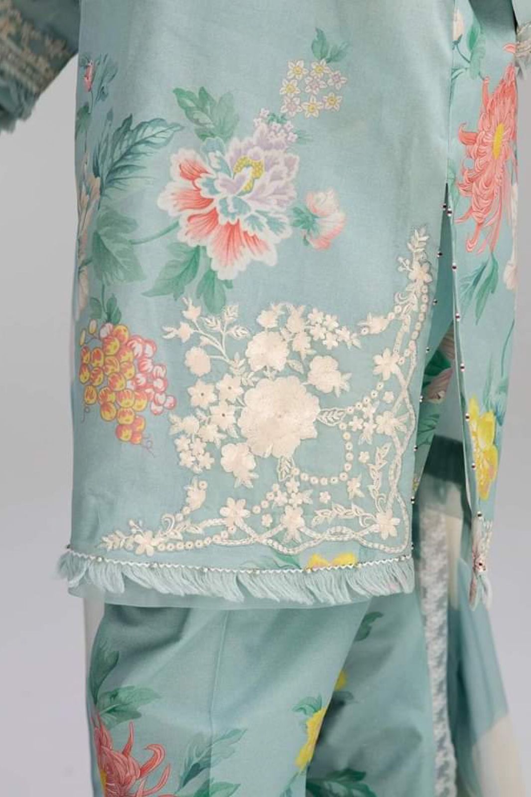 Zara Shahjahan Coco Lawn 3 PCS Women Unstitched Suit - Ice Blue - Oshi.pk - Buy & Sell Online